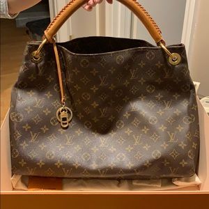Louis Vuitton Artsy Bag